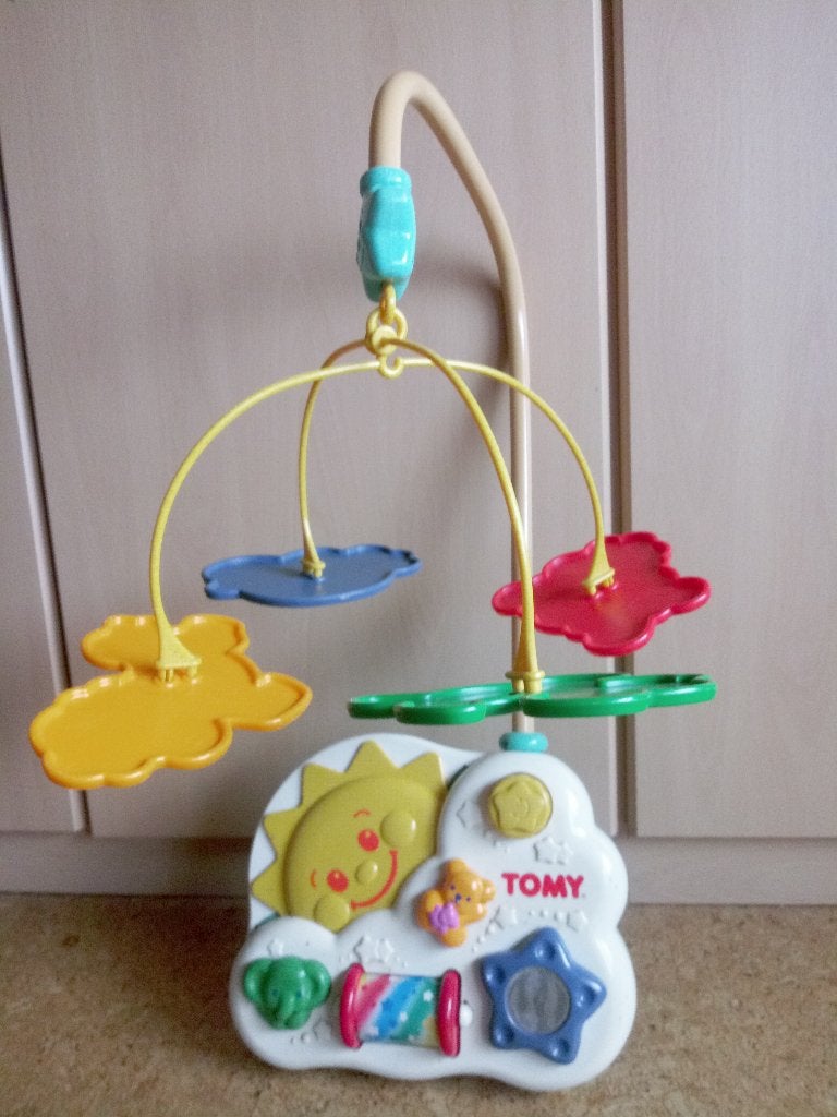Tomy Babymobiel met activiteitenbord, Ophalen, Zo goed als nieuw
