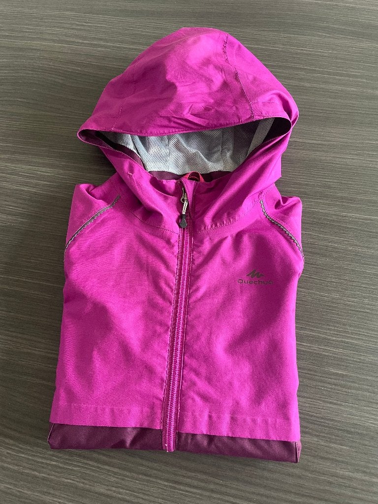 Wind- en waterdichte jas - Maat 140, Quechua, Meisje, Ophalen of Verzenden, Zo goed als nieuw
