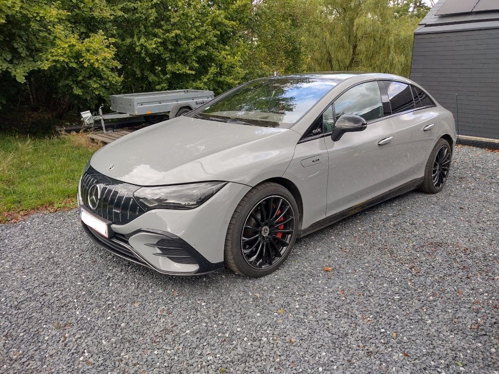 Mercedes EQE 43 AMG, Auto's, Mercedes-Benz, Automaat, Dealer onderhouden, Zwart, Particulier