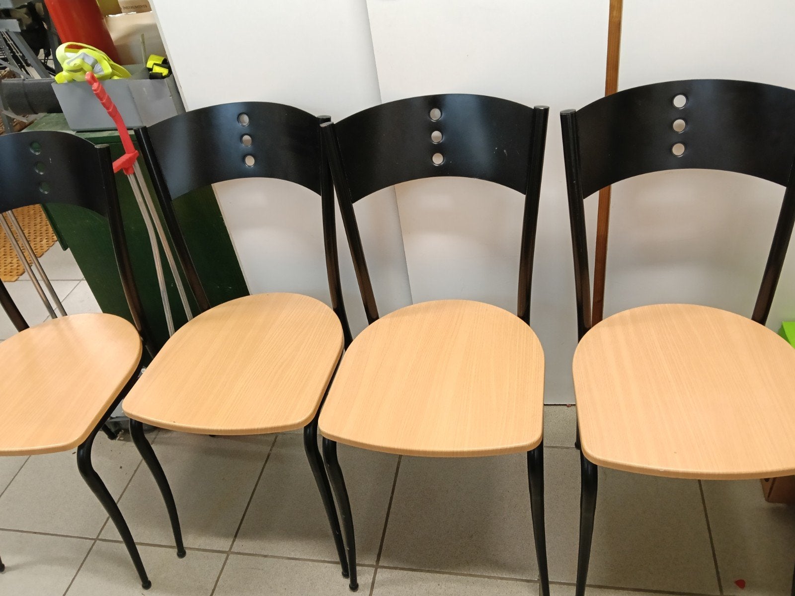 4 sièges, Maison & Meubles, Chaises, Bois, Métal, Noir, Enlèvement