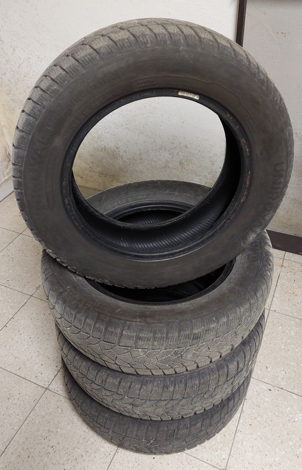 Pneus hiver Uniroyal (4) 185/65 R15 88T M+S, Enlèvement, Pneu(s)