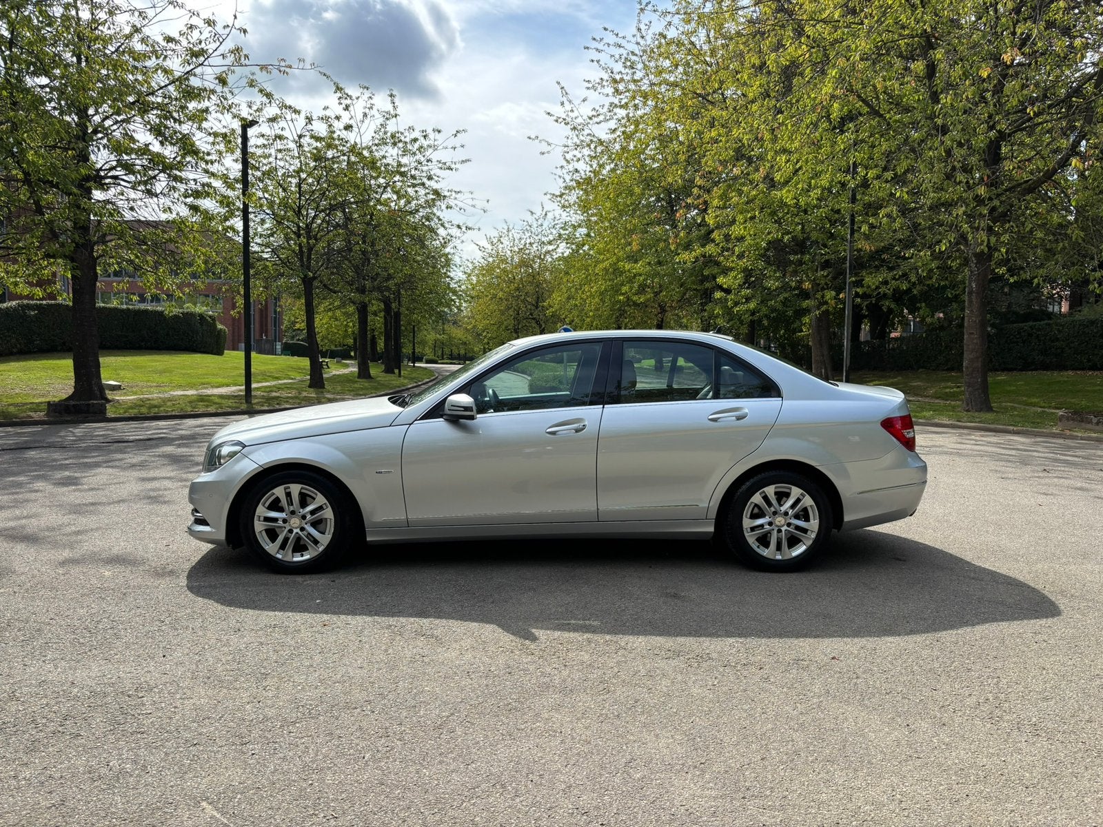Mercedes-Benz C 200 CDI 136cv AVANTGARDE - *Bi-Xenon/Cruise, Achat, Entretenue par le concessionnaire, 5 portes, Automatique