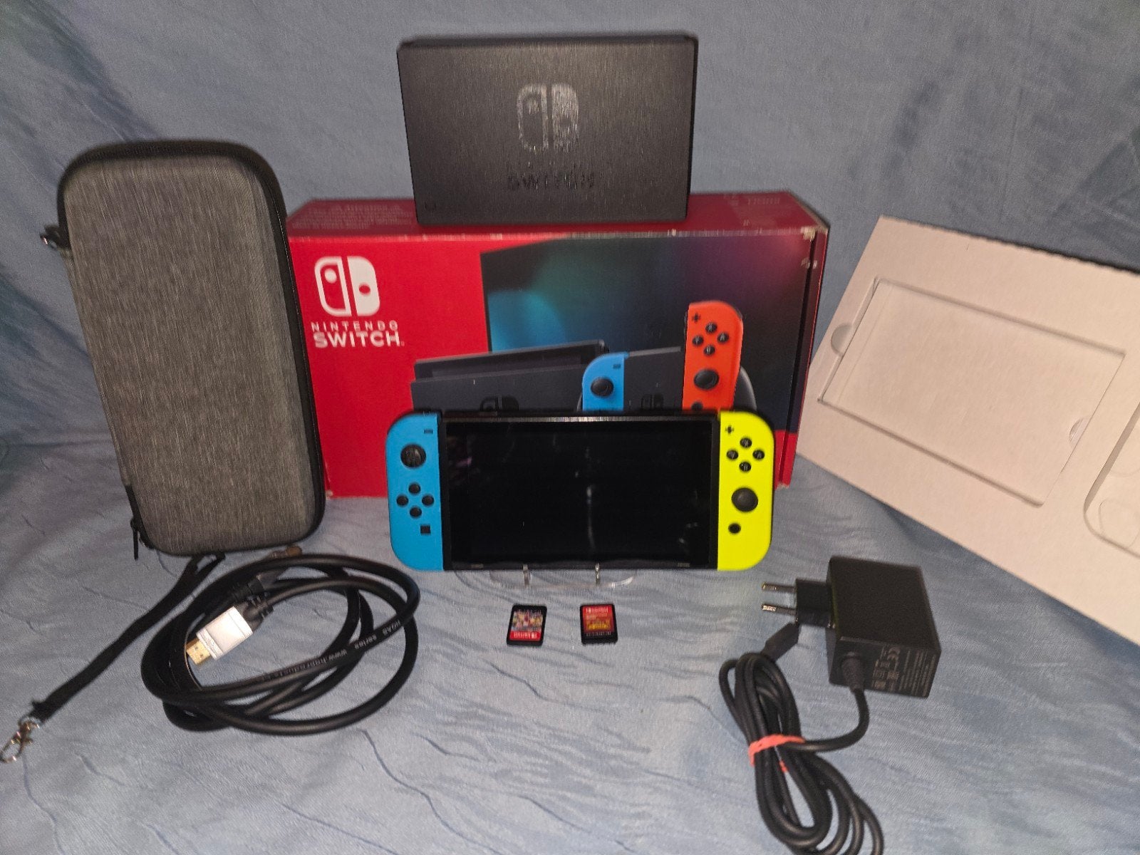 Nintendo Switch 128GB Pokémon Scarlet Mario Kart 8 Compleet, Games en Spelcomputers, Ophalen of Verzenden, Zo goed als nieuw, Met 2 controllers