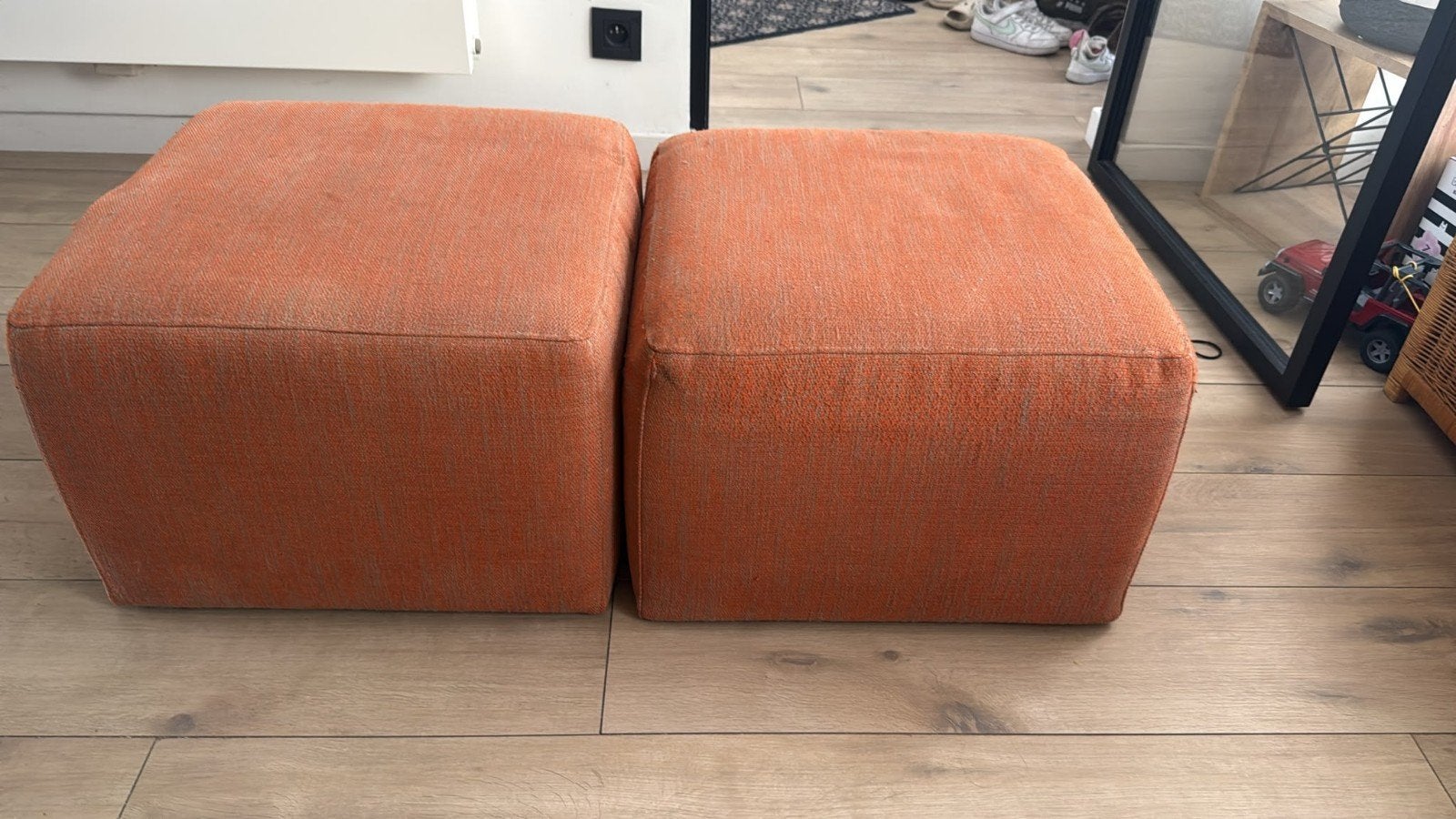 Natuzzi poefs, Huis en Inrichting, Ophalen, Zo goed als nieuw