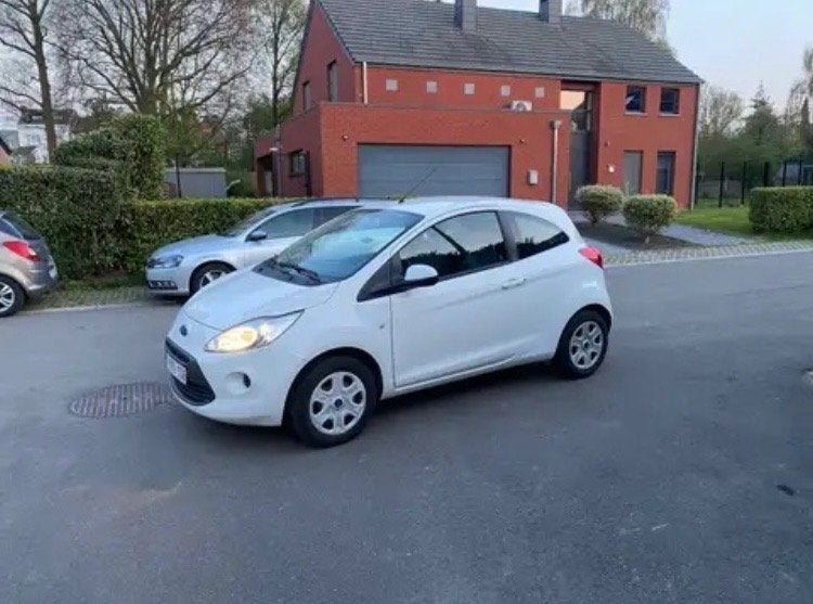 Ford ka 1.2 benzine euro 6 2016 134000km, Auto's, Ford, Stof, Ka, Wit, Bedrijf