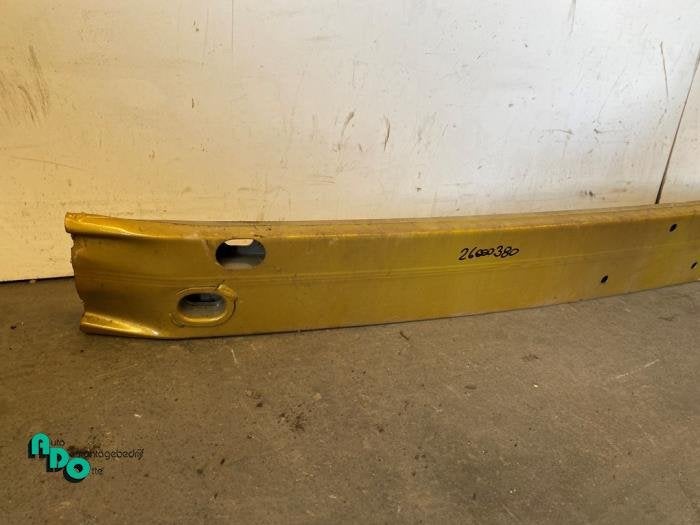 Bumperframe voor van een Toyota Yaris (Yaris 1 00-), Gebruikt, -, -, Ophalen of Verzenden