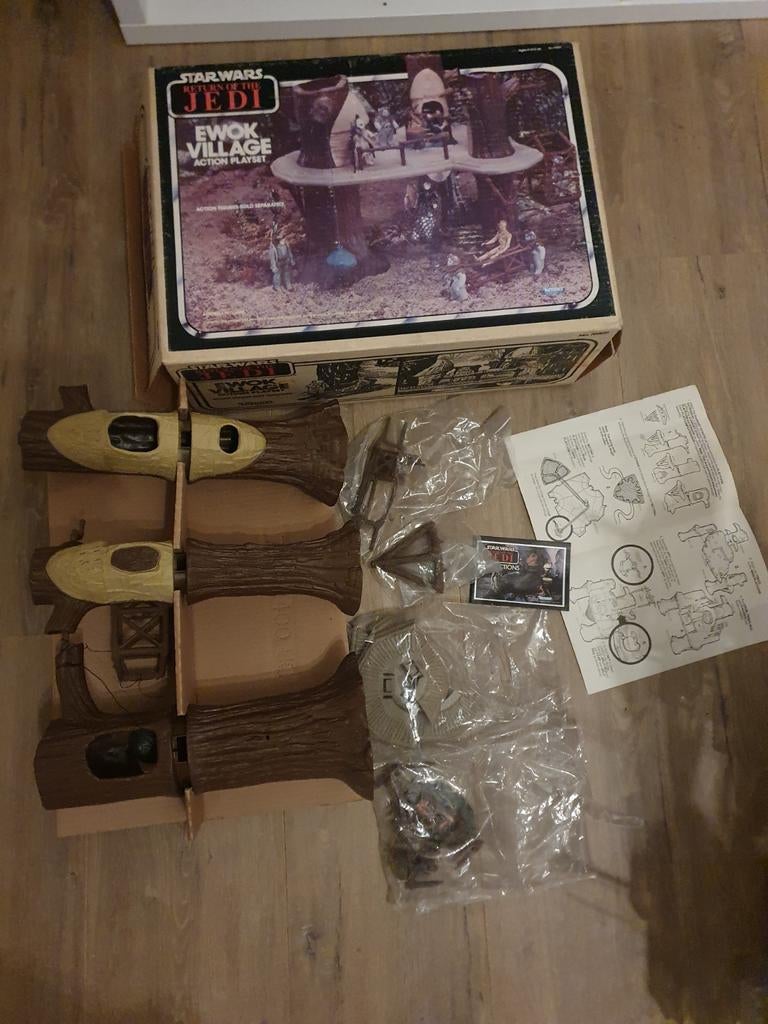 Le village d'Ewok d'époque de Star Wars, Enlèvement ou Envoi