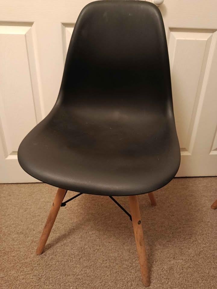 Zwarte design eetkamerstoel / bureaustoel (Eames stijl), Maison & Meubles, Chaises, Synthétique, Enlèvement, Utilisé, Une