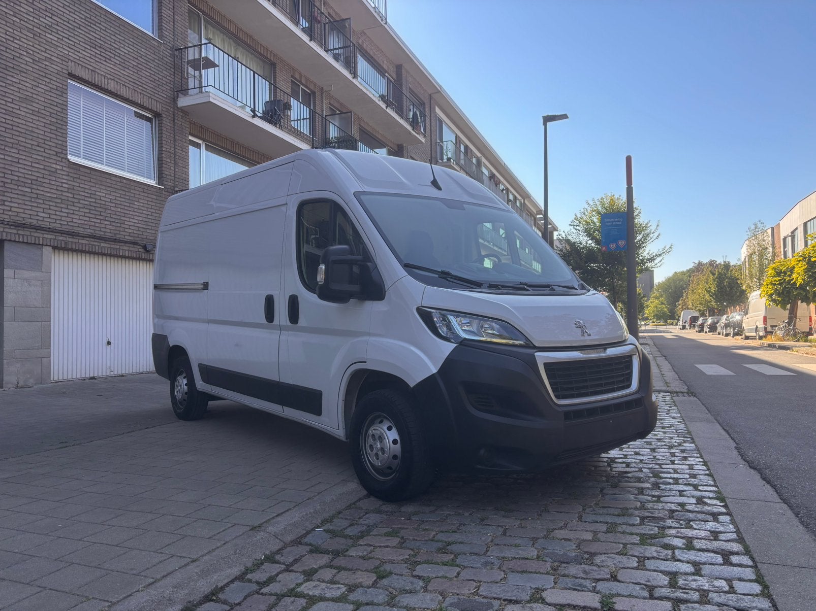 Peugeot boxer 2.2 165pk mod 2024 110.000km Carplay camera, Euro 6, Wit, Particulier, Te koop