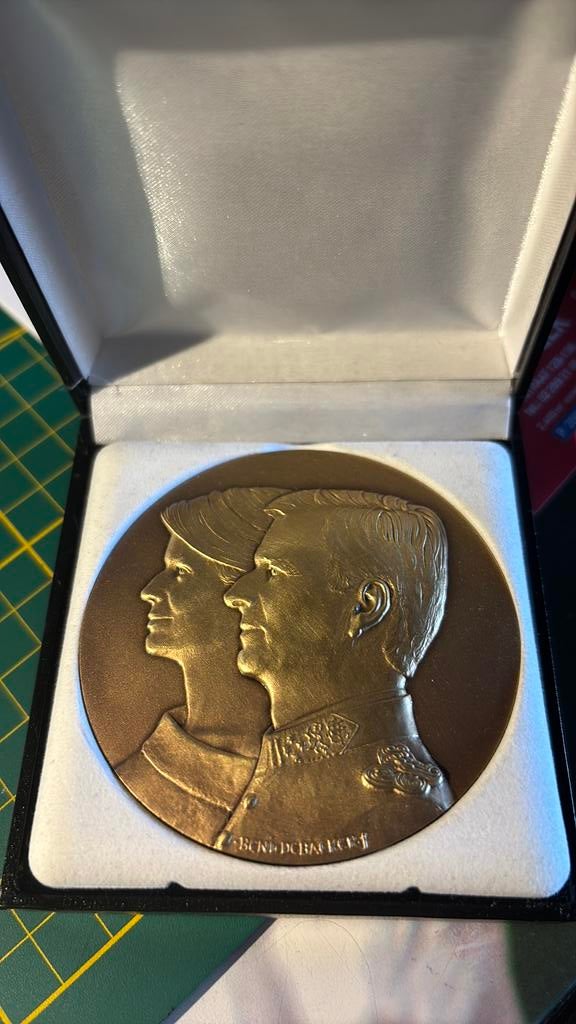 Bronzen herdenkingsmedaille Belgisch koningspaar, Ophalen of Verzenden, Brons