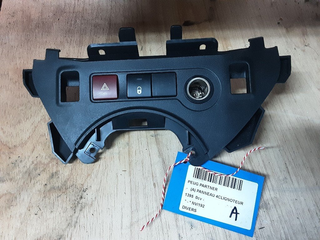 DIVERSEN Peugeot Partner Tepee (7A / B/C/D/E/F/G/J/P/S), Gebruikt, Mevr. I. Hauben, Rue de l'Espoir 34 34
4030  GRIVEGNÉE, BE