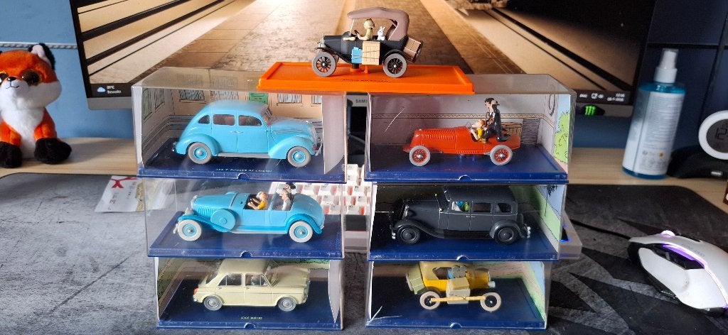 Tintin / Kuifje modelauto's - Set van 7 met vitrinekastjes, Collections, Personnages de BD, Utilisé, Statue ou Figurine, Tintin