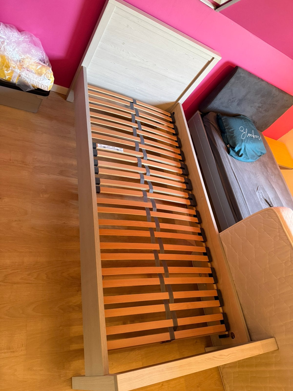 1 persoonsbed te koop (standaard afmeting), Huis en Inrichting, Ophalen, Zo goed als nieuw