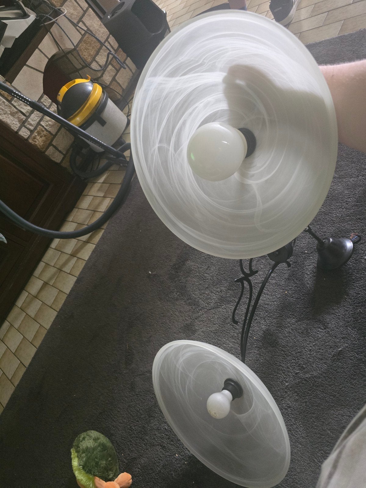 Luster met spaarlampen, Ophalen