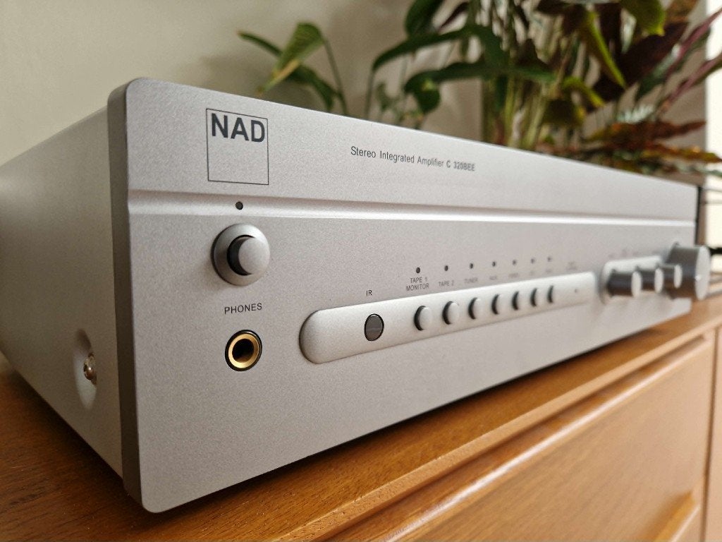 NAD C320BEE - versterker - gereviseerd, Autres marques, DALI Benelux BV, Moins de 60 watts, Enlèvement ou Envoi