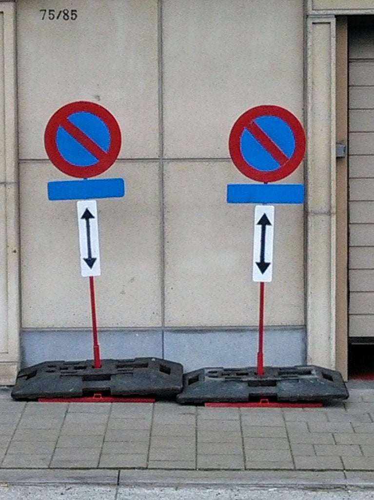 TE HUUR 2 Parkeerborden E1 Parkeerverbod HUREN - €30/4 Dagen, Doe-het-zelf en Bouw, Overige Doe-Het-Zelf en Bouw, Zo goed als nieuw