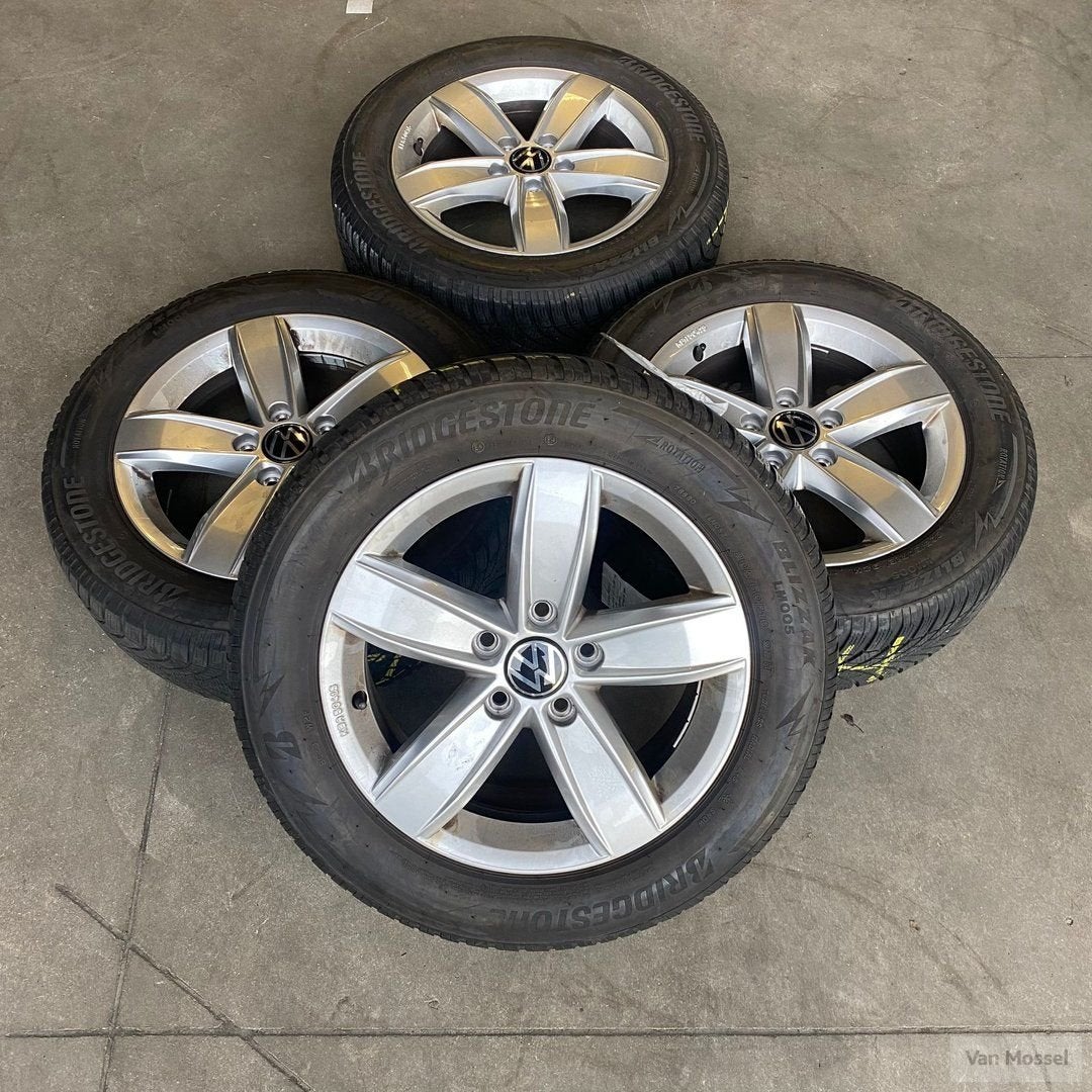 VW T-Roc Bridgestone Blizzak LM005 205/60/R16 92H, Pneus et Jantes, Pneus hiver, 16 pouces, Véhicule de tourisme