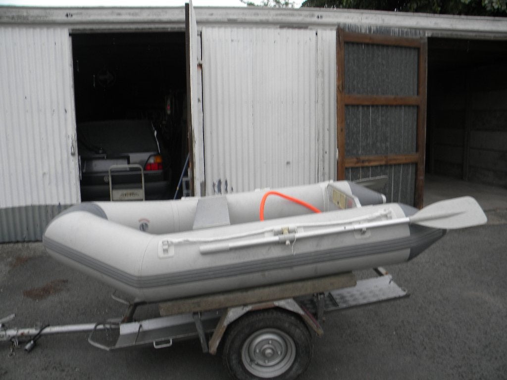 opblaasbare boot met aanhangwagen, Watersport en Boten, Vis- en Consoleboten, Zo goed als nieuw, Rubber, Ophalen