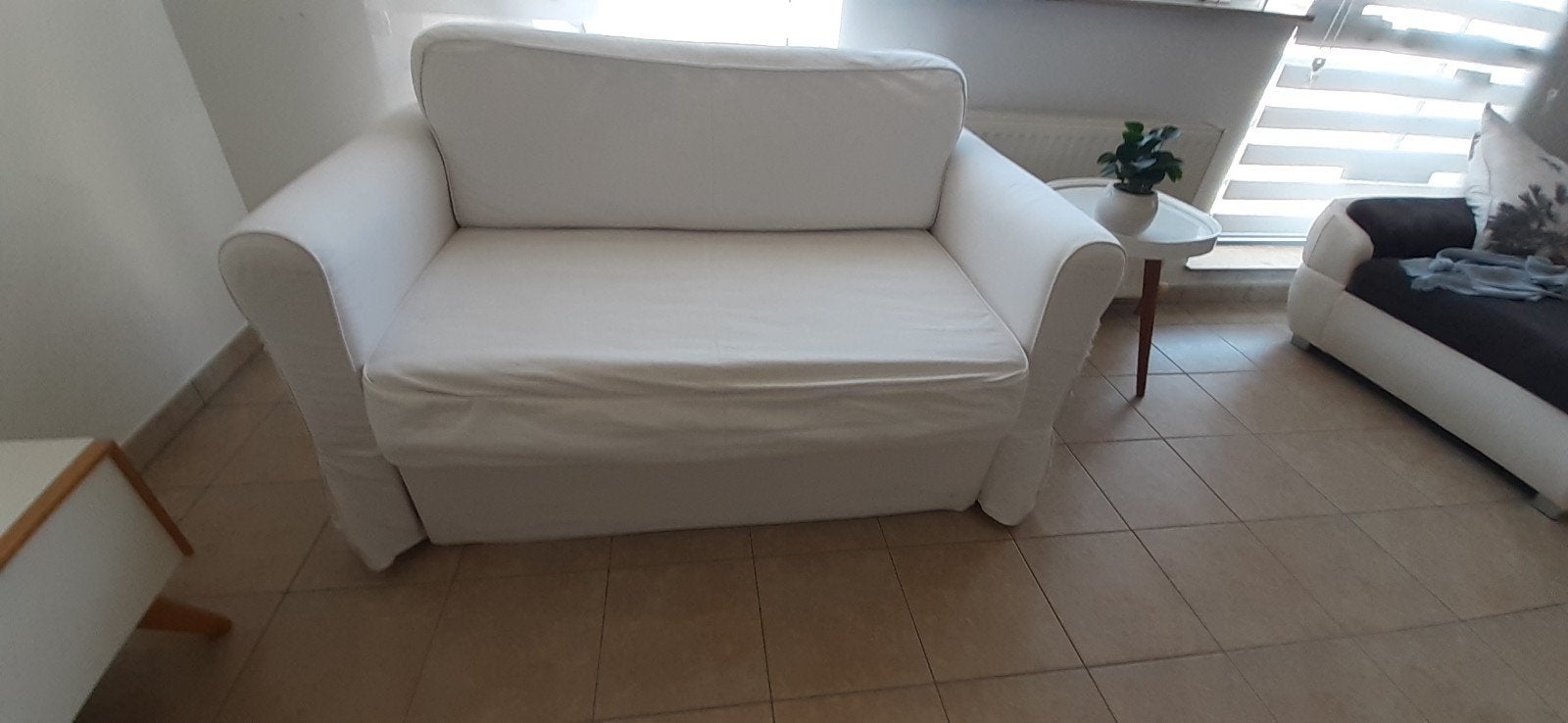 Mooie witte slaapstoel.    55€, Enlèvement