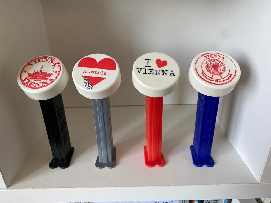 4 PEZ Wien Austria, Enlèvement ou Envoi, Comme neuf