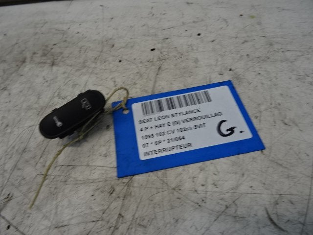 COMMUTATEUR Seat Leon (1P1) (01-2005/08-2013) (5P0962125), Seat Deutschland GmbH, Service@seat.de, Utilisé, Seat