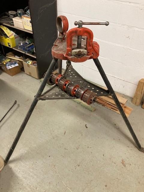 Tristand Ridgid 40A Pionierwerkbank, Ophalen