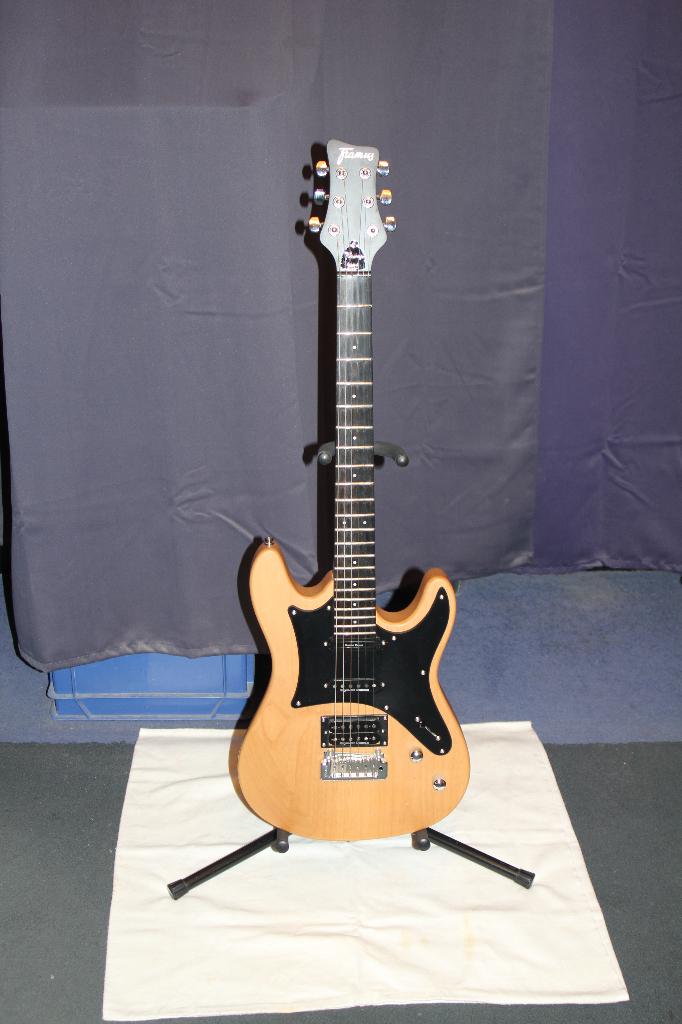 Guitare Stratocaster FRAMUS D-Series Diablo pro natural, Enlèvement, Comme neuf, Solid body, Autres marques