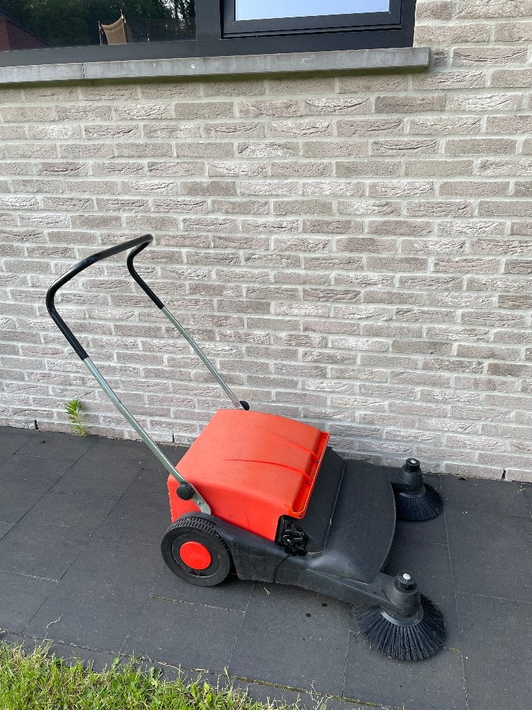 veegmachine meclean buster 800trs borstelmachine, Tuin en Terras, Ophalen of Verzenden, Zo goed als nieuw