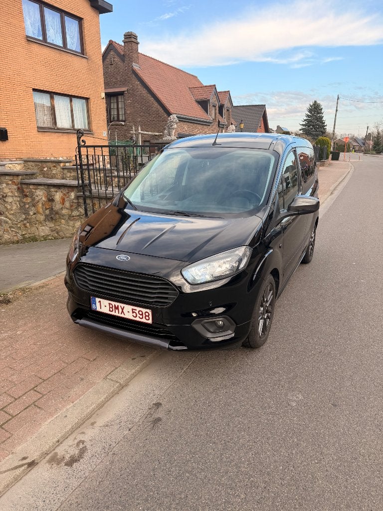Ford Tourneo Courrier, Auto's, Voorwielaandrijving, Zwart, Zwart, Handgeschakeld
