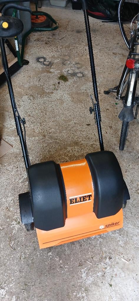 Eliet verticuteermachine, Ophalen, Zo goed als nieuw, Elektrisch, Eliet / Honda