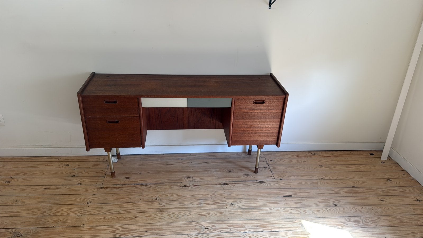Vintage bureau, Dieren en Toebehoren, Ophalen, Zo goed als nieuw