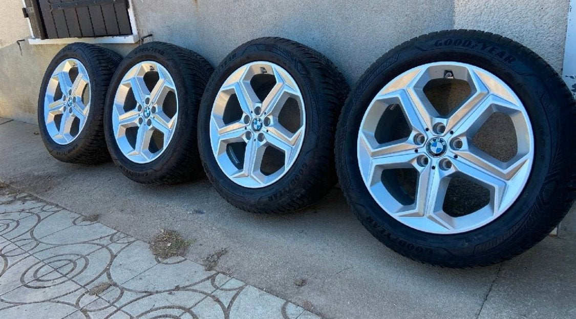 Originele BMW winterset x1 ix1 x2 ix2 18 velgen + banden, Ophalen, 18 inch, Banden en Velgen, Winterbanden