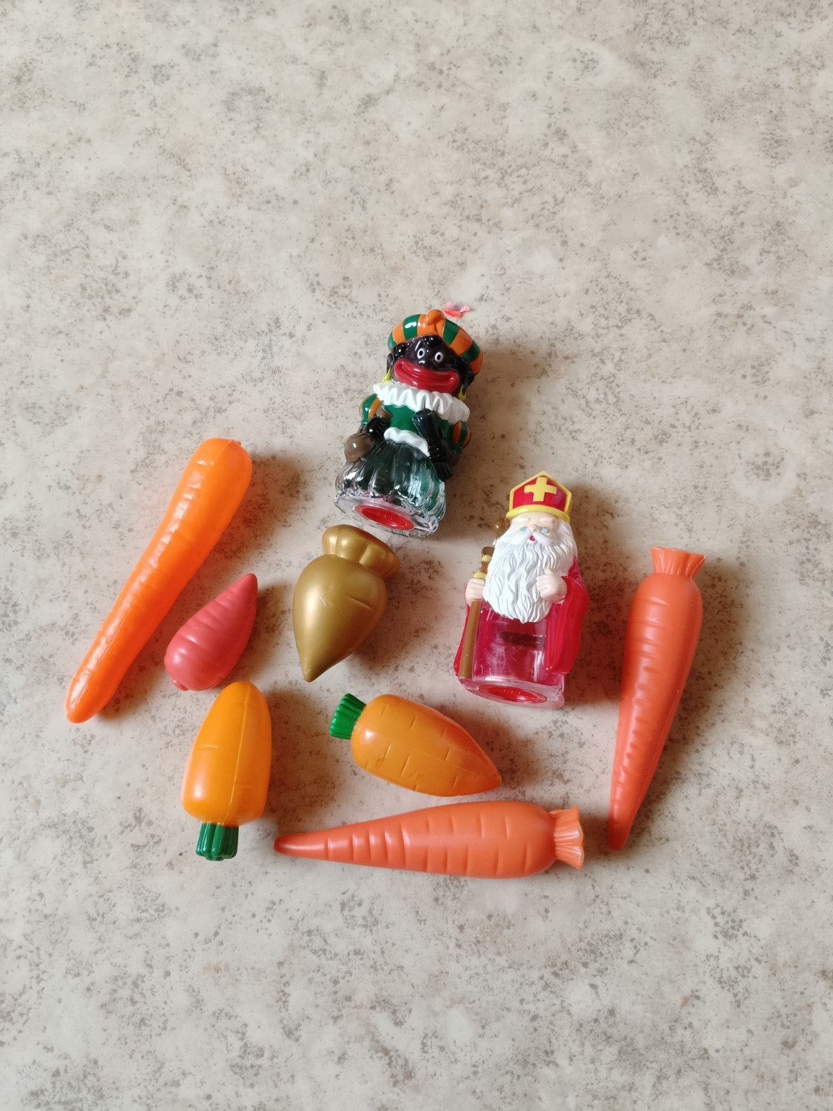 plastic wortels voor sint in hoekenwerk klas, Ophalen