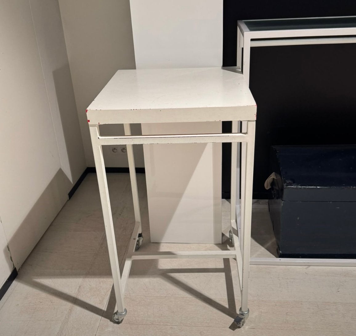 Chariot à roulettes également en gris/table pliante, Atelier, Enlèvement, Utilisé, Table