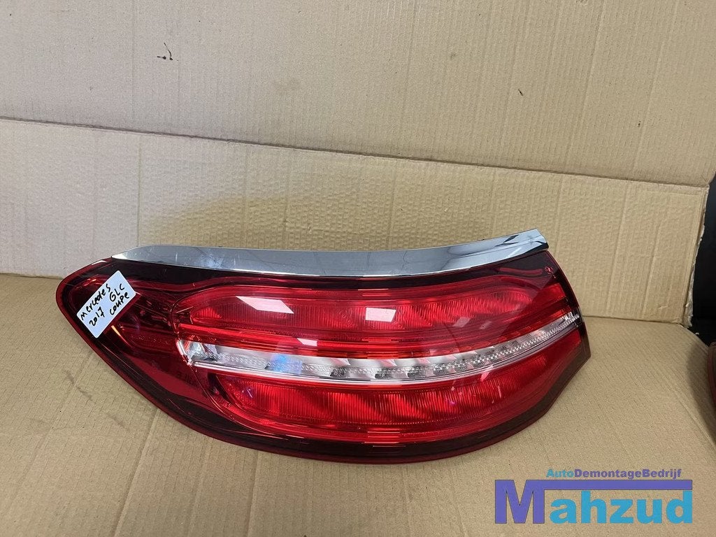 MERCEDES GLC COUPE C253 links led chrome achterlicht, Autos : Pièces & Accessoires, Mercedes-Benz AG, Mercedes-Benz, Utilisé, Mercedesstrasse 120
70372  Stuttgart, DE