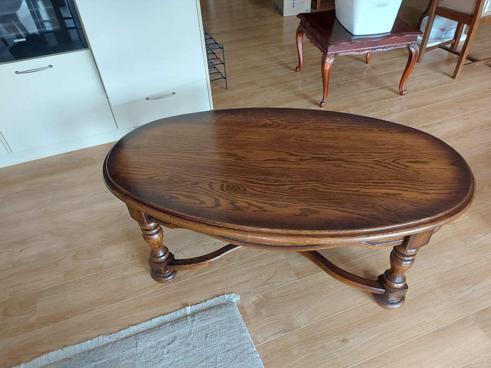 Table basse ovale solide, Enlèvement