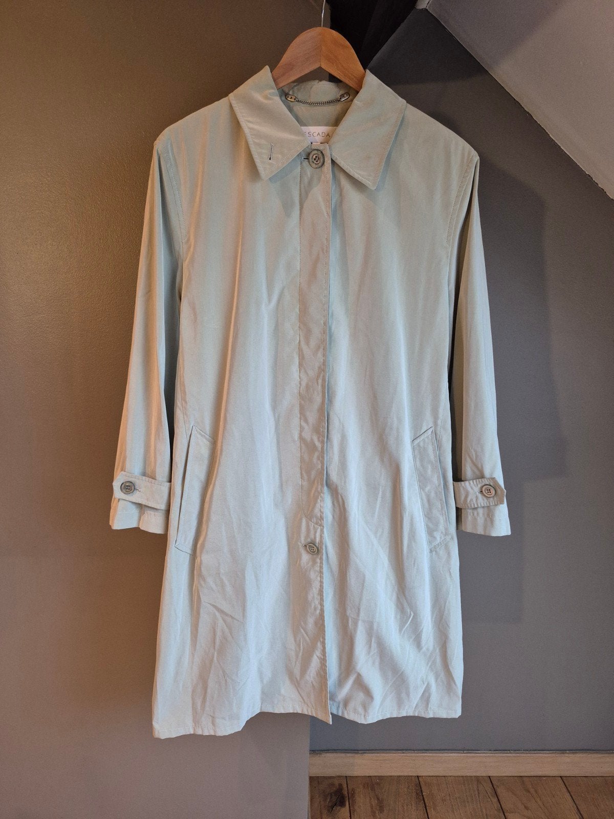 Trench-coat / parka / manteau long / ciré Escada taille M 38, Vêtements | Femmes, Pyjamas, Escada, Enlèvement ou Envoi, Comme neuf