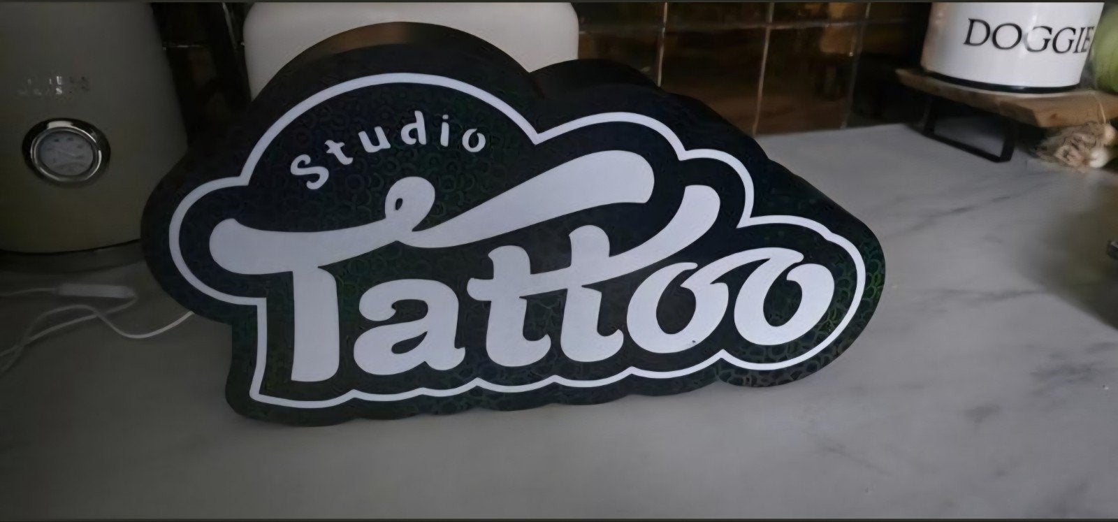 Prachtige, extra grote lichtreclame met een 'Tattoo' design, Ophalen of Verzenden, Nieuw, Lichtbak of (neon) lamp