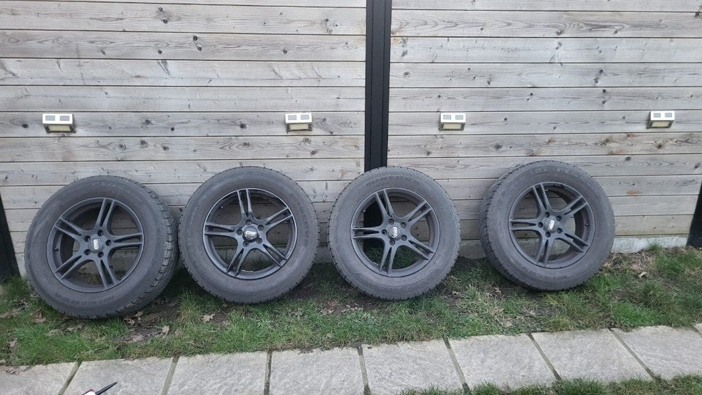 Honda CRV Wintervelgen + Banden, Auto-onderdelen, Ophalen, Gebruikt, 17 inch, Winterbanden
