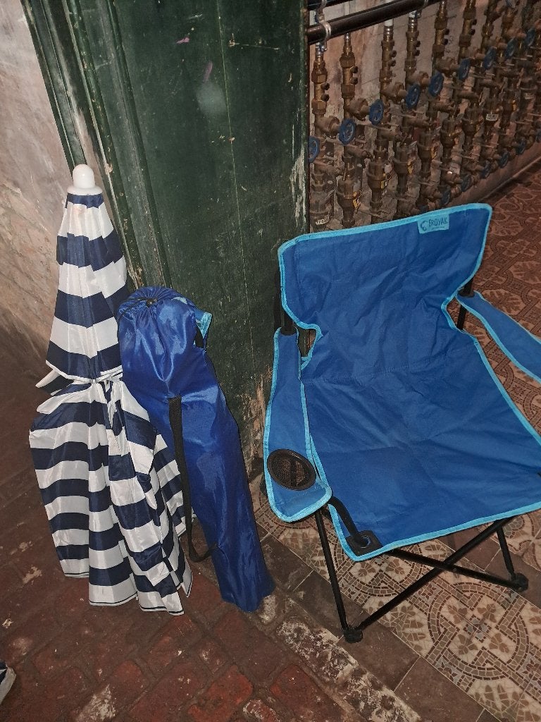 chaises plage +parasol, Aan zee