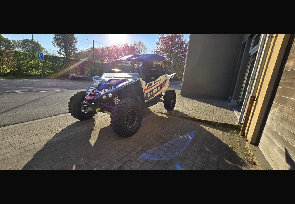 Buggy YXZ 1000, 3 cylindres, 12 à 35 kW, 1000 cm³