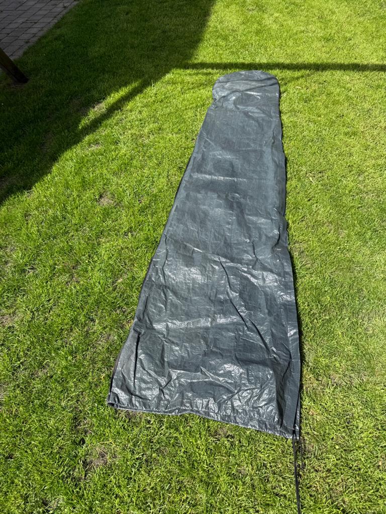 Gratis: 2 parasolhoezen GERESERVEERD, Ophalen, Gebruikt