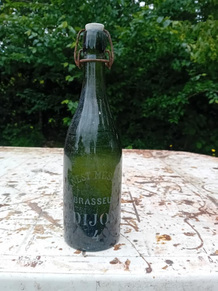 Oude vintage bierfles brouwerij Ernest Messner Dijon, Verzamelen, Ophalen of Verzenden