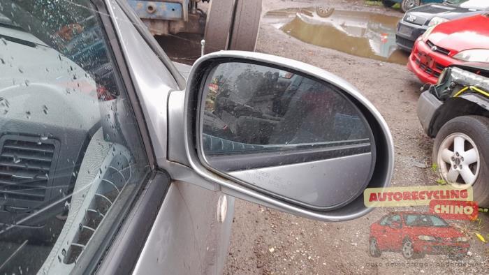 Rétroviseur extérieur droit d'un Kia Carnival, Autos : Pièces & Accessoires, Kia, -, 3 mois de garantie, Utilisé