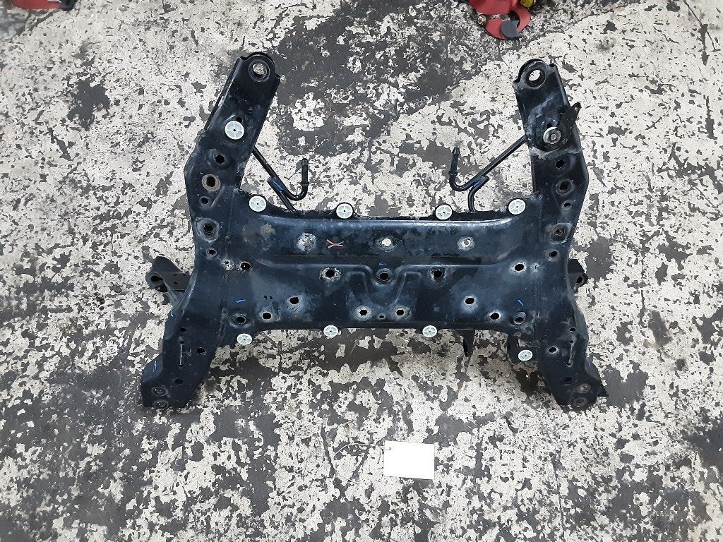 SUPPORT MOTEUR Mini Mini (F56) (01-2013/10-2017), Petuelring 130
80809  München, DE, Mini, Utilisé, Minikundenbetreuung@mini.de
