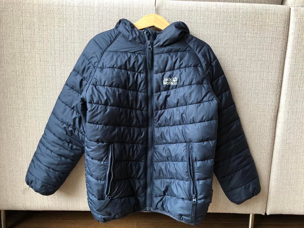 Jas tussenseizoen Jack Wolfskin 128, Kinderen en Baby's, Kinderkleding | Maat 128, Gebruikt, Jongen of Meisje, Jas, Ophalen of Verzenden