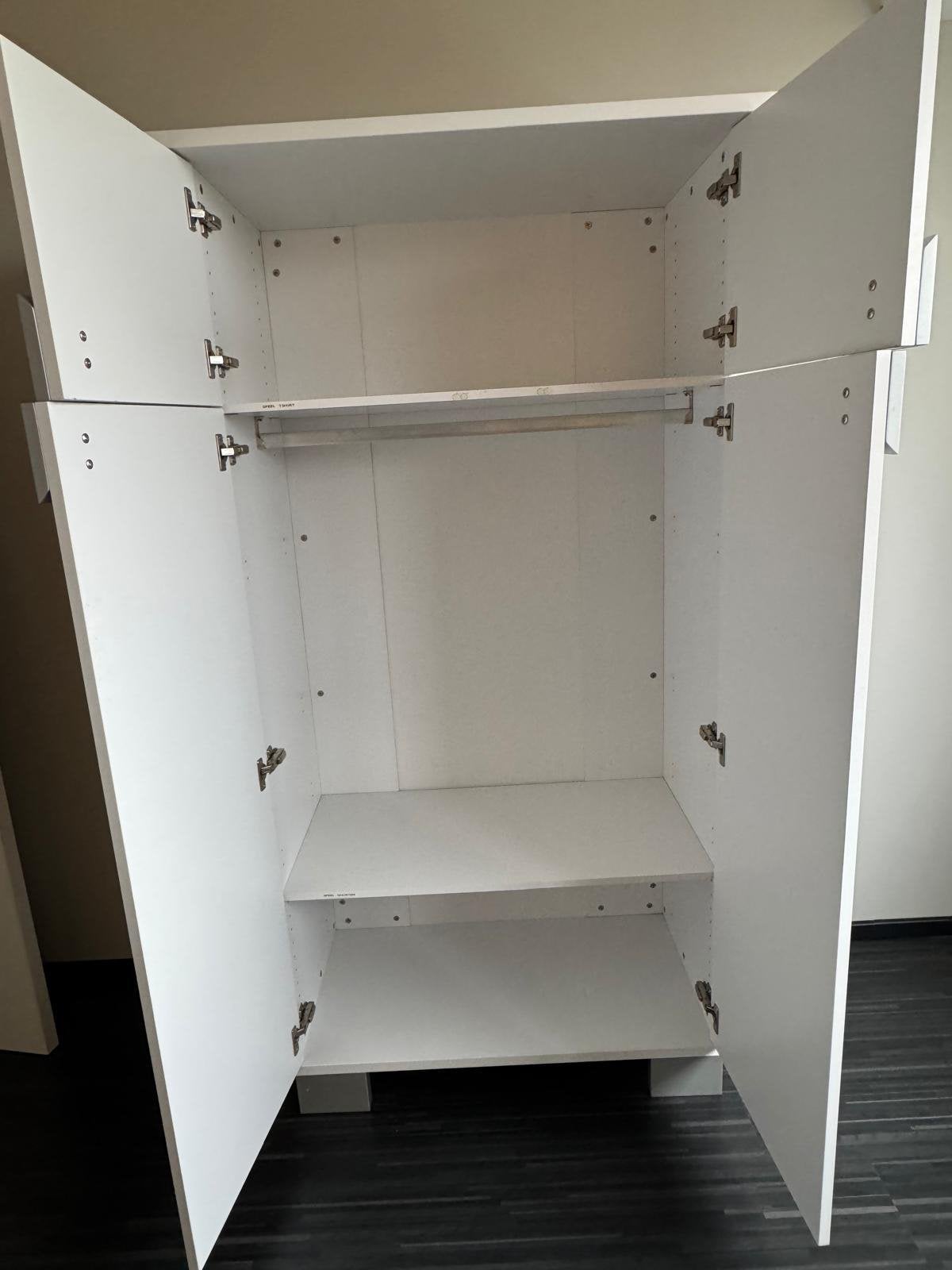 Moderne kast voor kinderkledij, Ophalen, Gebruikt, Modern maar neutraal