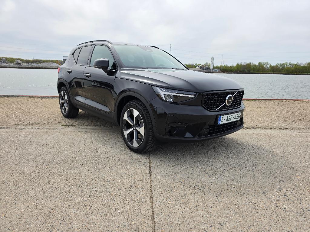 Volvo XC40 B3 Dark Plus Limited Edition, Auto's, 4 cilinders, Zwart, Bedrijf, 5 deurs