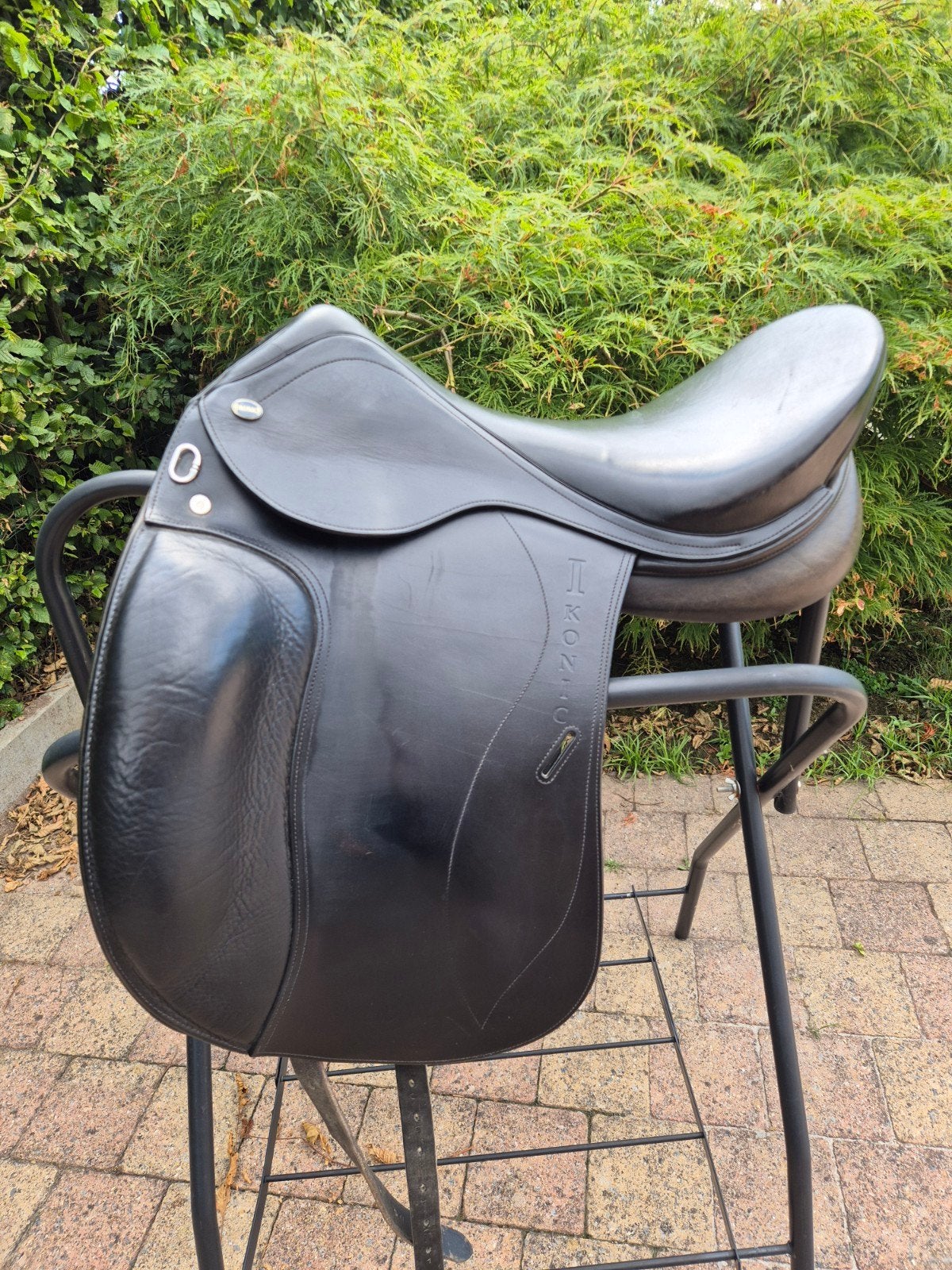 selle dressage Ikonic 18 31, Animaux & Accessoires, Enlèvement