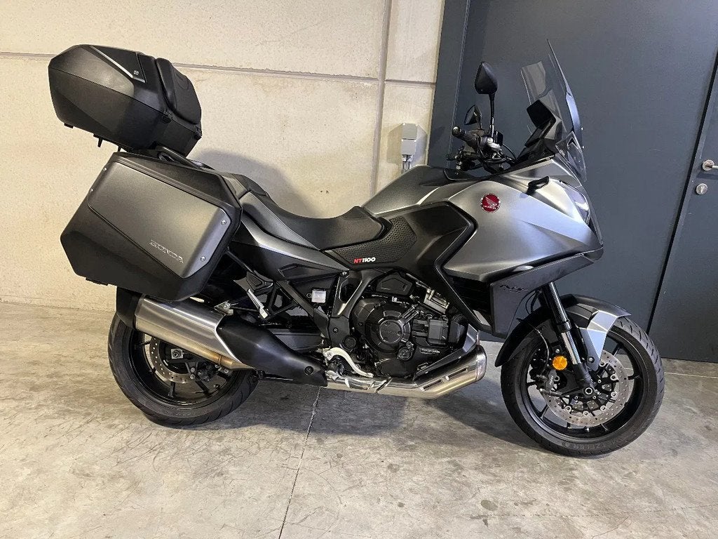 Honda NT1100 DCT met urban pack van 1ste eigenaar (bj 2023), Motoren, Motoren | Honda, Bedrijf, Meer dan 35 kW, Toermotor, 1100 cc